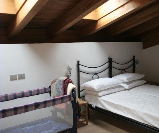 B&B Gardumo Ronzo-Chienis 部屋 写真