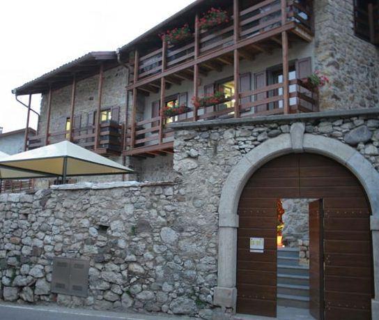B&B Gardumo Ronzo-Chienis エクステリア 写真